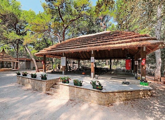 Pine Beach Pakostane