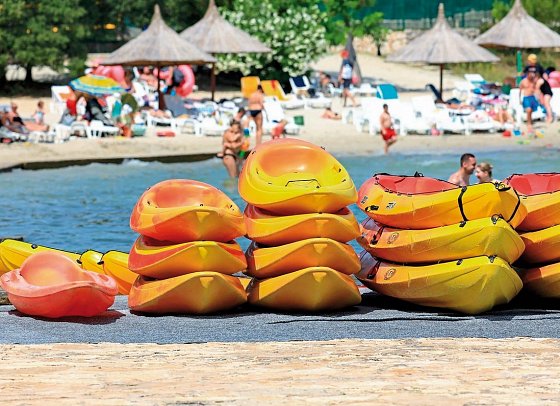 Pine Beach Pakostane