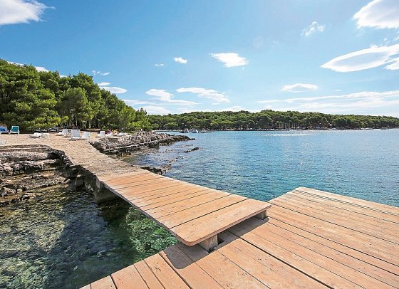Pine Beach Pakostane