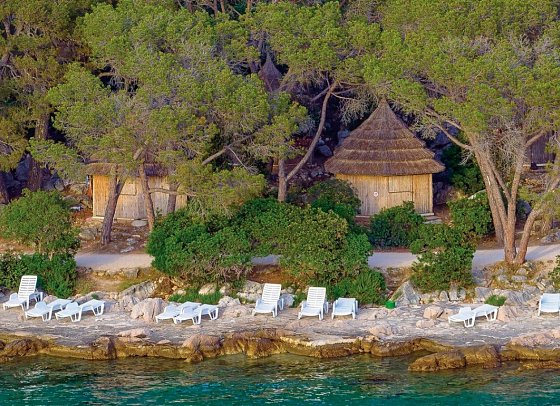 Pine Beach Pakostane
