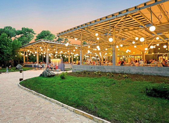 Pine Beach Pakostane