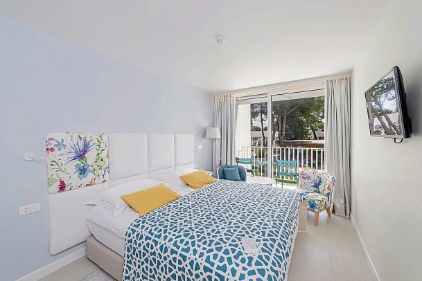 Amadria Park Hotel Jakov - Wohnbeispiel FZ mit Balkon (Zimmercodierungen FB2 & FV1)