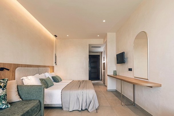 Alexandra Beach Resort & Spa