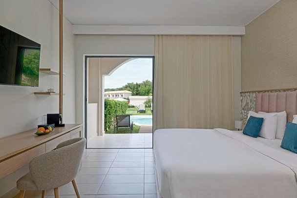 Atlantica Eleon Grand Resort - Wohnbeispiel Familienzimmer Gartenblick Privatpool (Zimmercodierung FBR)