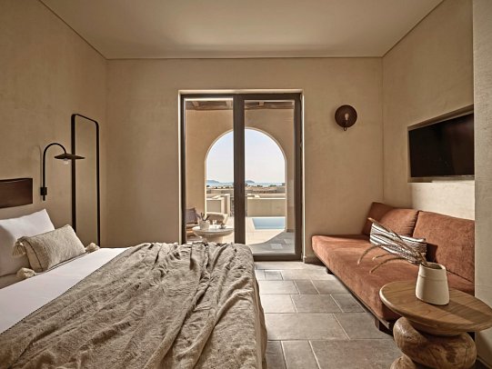 Pierros Verde Private Suites - Wohnbeispiel Juniorsuite Privatpool Meerblick (Zimmercodierung J1R)