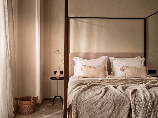 Pierros Verde Private Suites - Wohnbeispiel Elite Suite Private Jacuzzi (Zimmercodierung WB1)