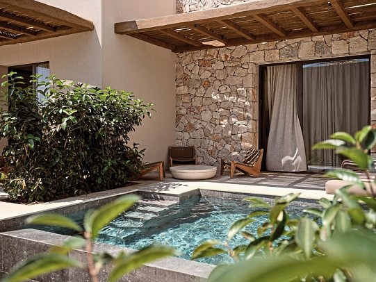 Pierros Verde Private Suites - Wohnbeispiel Suite Deluxe Privatpool Gartenblick (Zimmercodierung WDR)