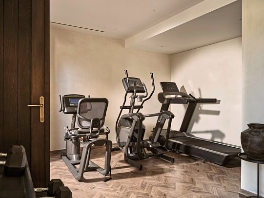 Pierros Verde Private Suites