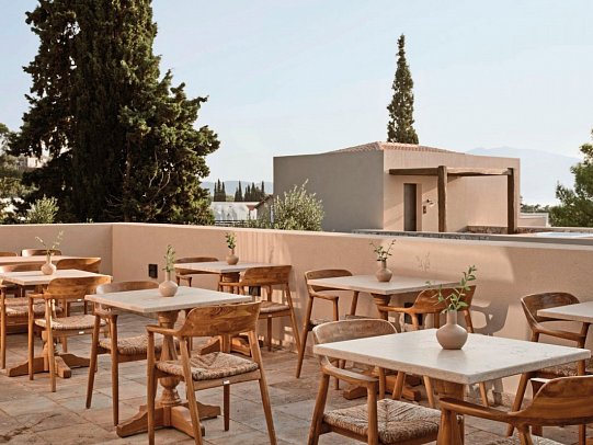 Pierros Verde Private Suites