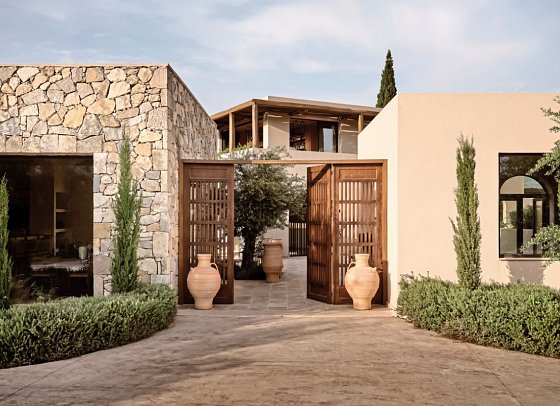 Pierros Verde Private Suites