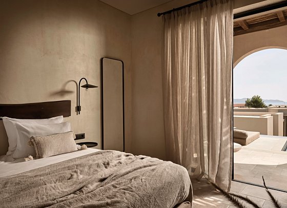 Pierros Verde Private Suites - Wohnbeispiel Juniorsuite Privatpool Meerblick (Zimmercodierung J1R)