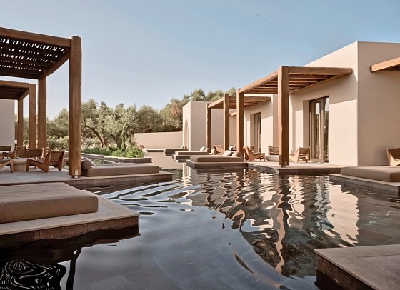 Pierros Verde Private Suites - Wonbeispiel Juniorsuite Swim-Up (Zimmercodierung JBQ)