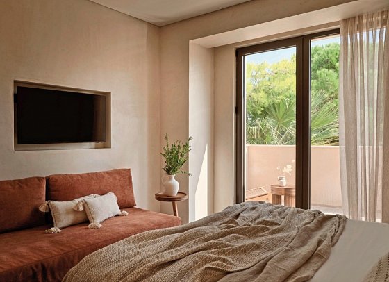 Pierros Verde Private Suites - Wohnbeispiel Elite Suite Private Jacuzzi (Zimmercodierung WB1)