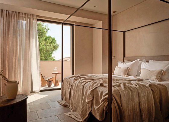 Pierros Verde Private Suites - Wohnbeispiel Elite Suite Private Jacuzzi (Zimmercodierung WB1)