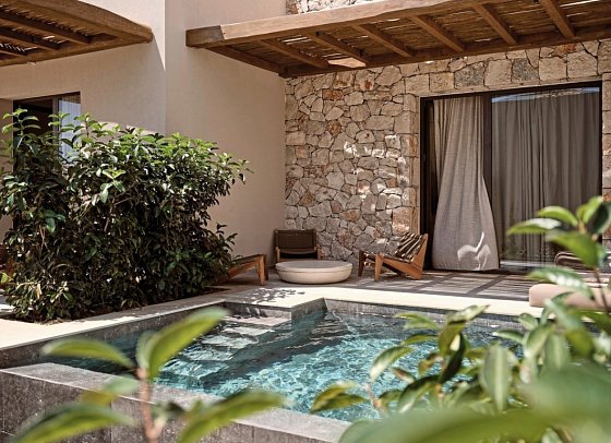 Pierros Verde Private Suites - Wohnbeispiel Suite Deluxe Privatpool Gartenblick (Zimmercodierung WDR)