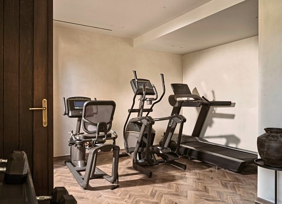 Pierros Verde Private Suites