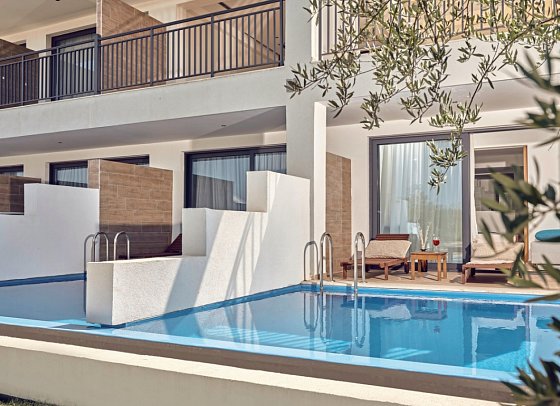 Cavo Orient Beach Hotel - Wohnbeispiel Suite Deluxe Private Pool (Zimmercodierung WDR)
