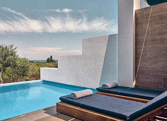 Cavo Orient Beach Hotel - Wohnbeispiel Suite Deluxe Private Pool (Zimmercodierung WDR)