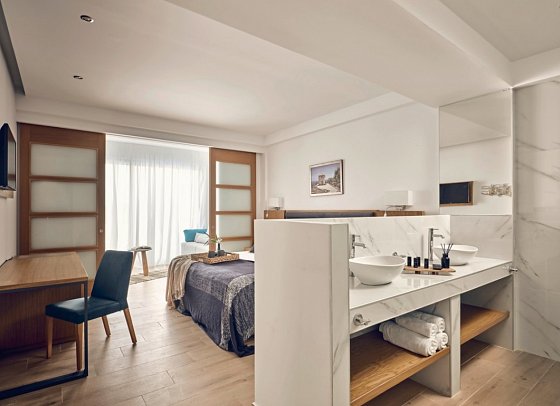 Cavo Orient Beach Hotel - Wohnbeispiel Suite Deluxe Private Pool (Zimmercodierung WDR)