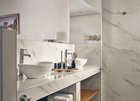 Cavo Orient Beach Hotel - Wohnbeispiel Suite Deluxe Meerblick (Zimmercodierung WDM)