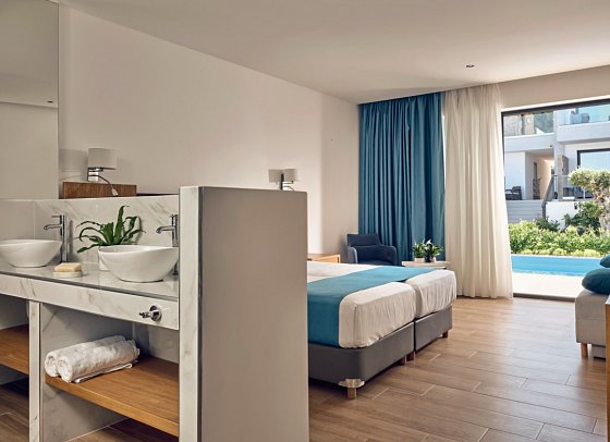 Cavo Orient Beach Hotel - Wohnbeispiel Luxury Suite Swim Up (Zimmercodierung W1Q)