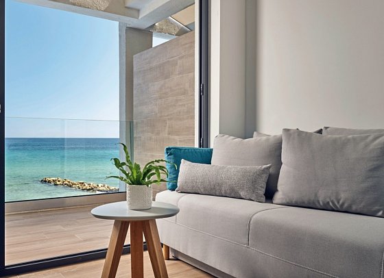 Cavo Orient Beach Hotel - Wohnbeispiel Seaside Suite Meerblick (Zimmercodierung W2M)