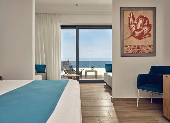 Cavo Orient Beach Hotel - Wohnbeispiel Luxury Suite Meerblick (Zimmercodierung W1M)