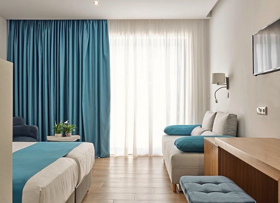 Cavo Orient Beach Hotel - Wohnbeispiel Luxury Suite Meerblick (Zimmercodierungen W1M & J1Q)