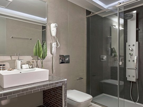 Koukounaria Hotel & Suites - Wohnbeispiel Seniorsuite (Zimmercodierung WB1)