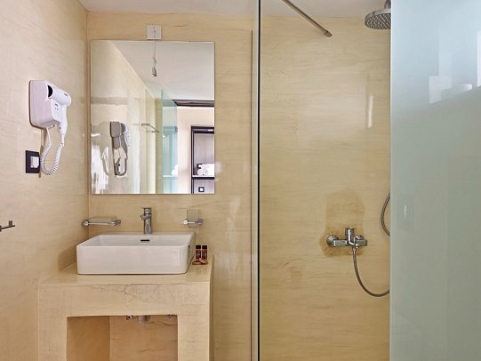 Koukounaria Hotel & Suites - Wohnbeispiel Doppelzimmer Stylish (Zimmercodierung DB2)