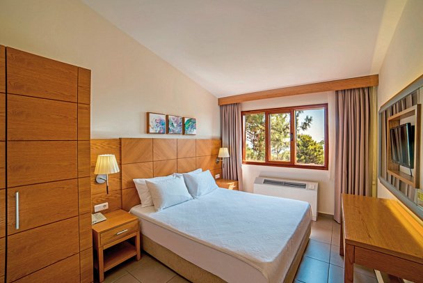 Pine Bay Holiday Resort - Wohnbeispiel Familienzimmer Club (Zimmercodierung FL1)