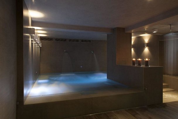 Ego Hotel