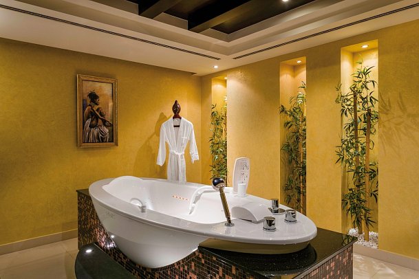 Titanic Mardan Palace