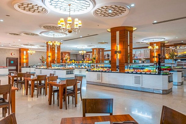 LRS Lake & River Side Hotel & Spa