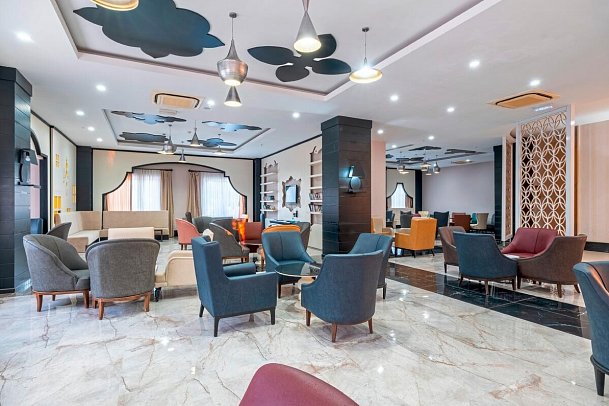 LRS Lake & River Side Hotel & Spa