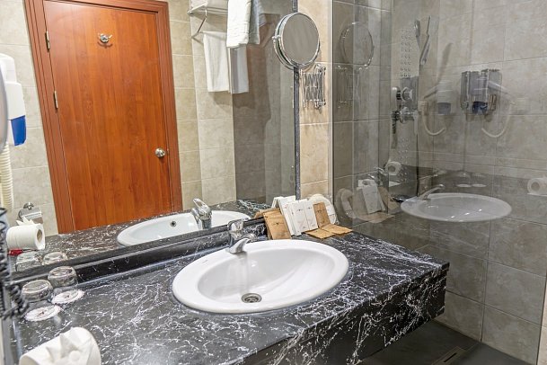 Casa Fora Beach Resort - Wohnbeispiel Doppelzimmer Landblick (Zimmercodierungen DBL, DBN & DBM)