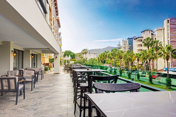 Tac Premier Hotel & Spa