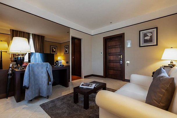 TH Roma - Carpegna Palace Hotel