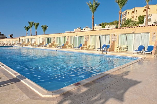 SUNRISE Aster Aqua Park Resort - Beispiel Terrasse Doppelzimmer Swim Up (Zimmercodierungen U1Q & DCQ)