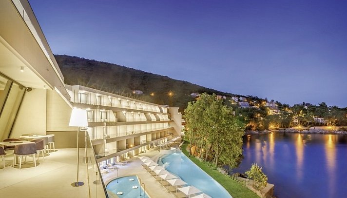 Hotel I'i'i