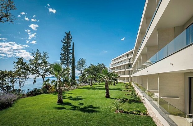 Hotel I'i'i