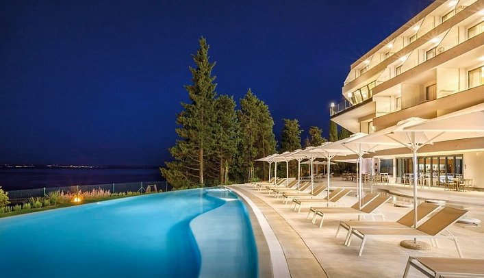 Hotel I'i'i