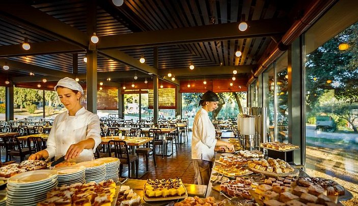 Maistra Select Amarin Resort