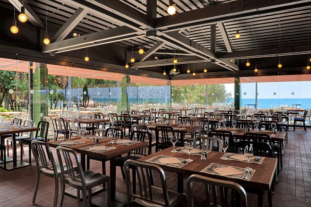 Maistra Select Amarin Resort