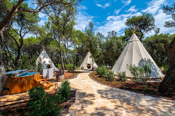 Arena One 99 Glamping
