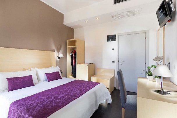 Club Meeting Hotel