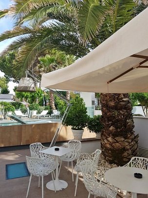 Select Suites & Spa