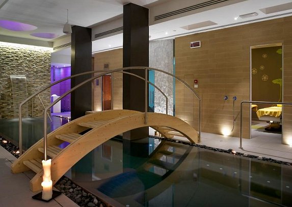 Select Suites & Spa