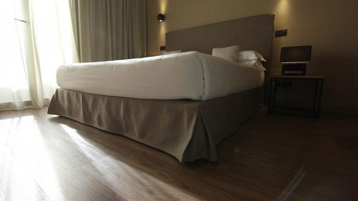 Select Suites & Spa