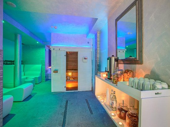 Ferretti Beach Hotel
